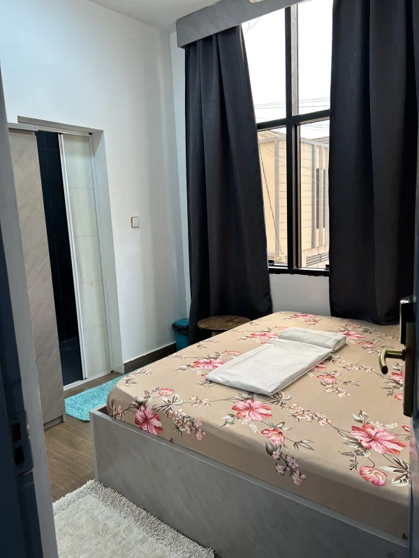 Chambre King-Size supérieure — Chez Géro, Fidjrossè Cotonou