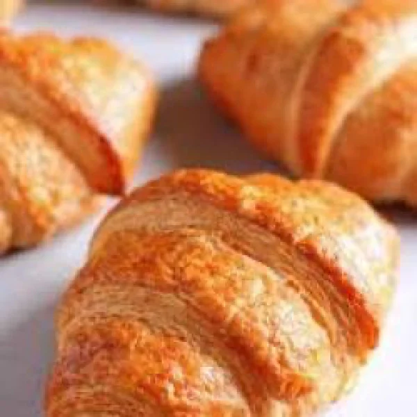 2 CROISSANTS